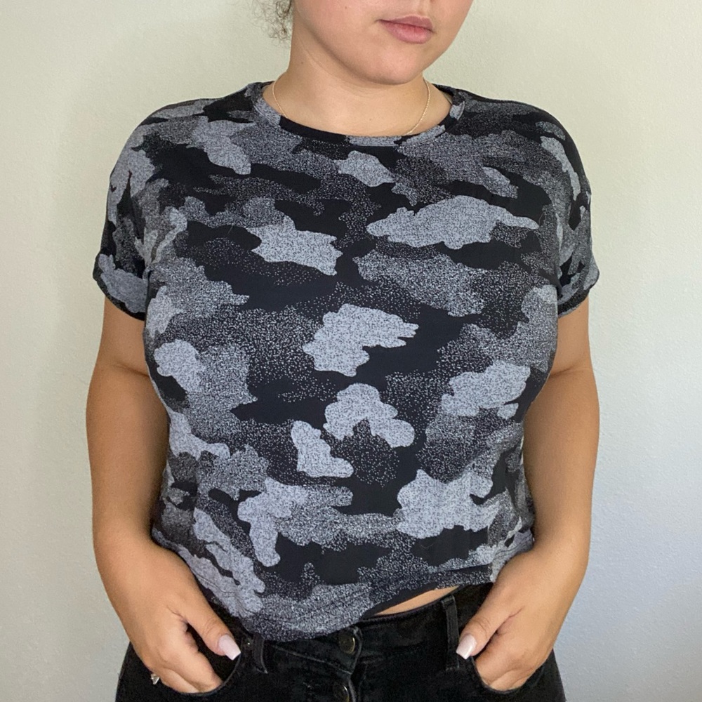 Lululemon Cates Training Tee Short Sleeve in Heritage Camo